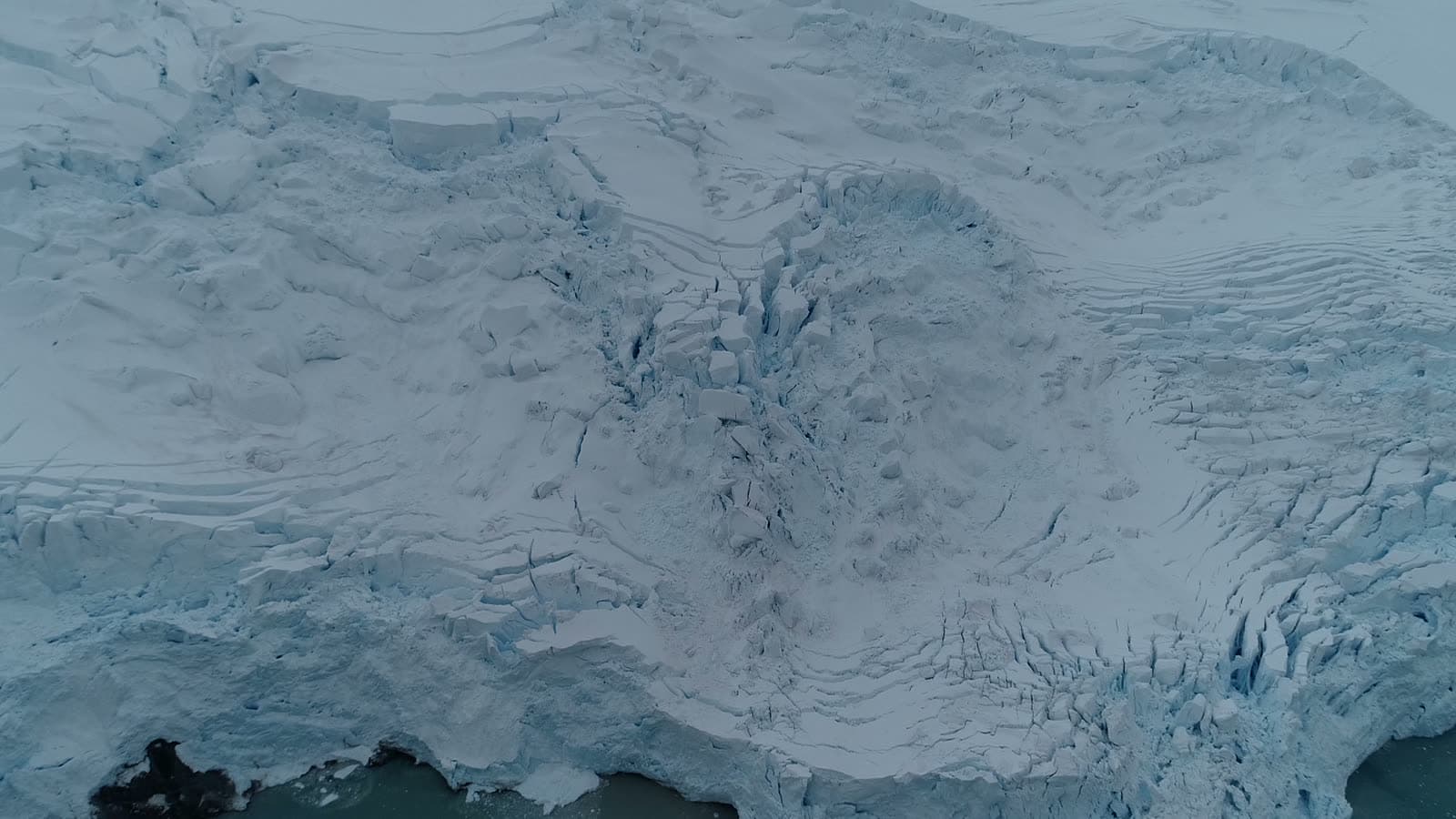 One-minute montage of the glacier: the calving front, crevasses and meltwater shafts